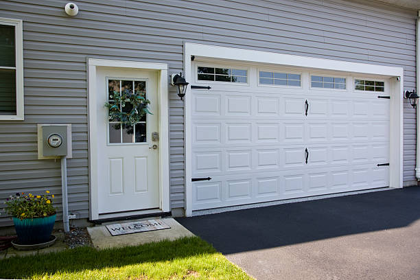 24/7 Emergency Garage Door Panel Replacement experts in Woburn, MA